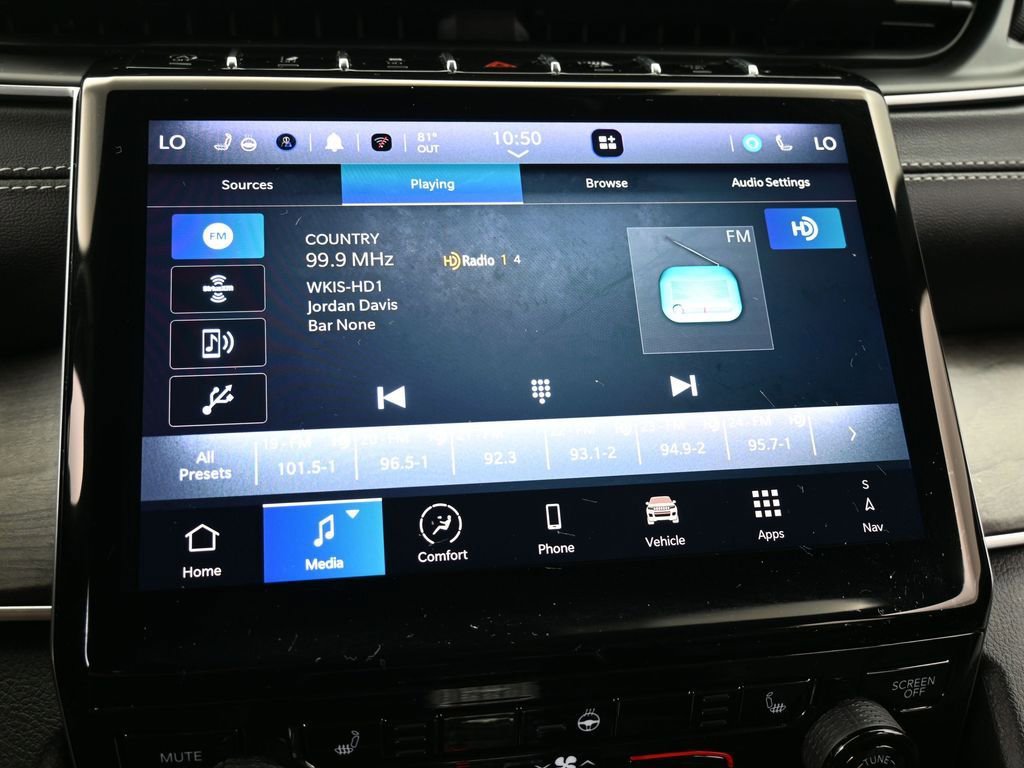 Used 2024 Jeep Grand Cherokee L Limited image 17