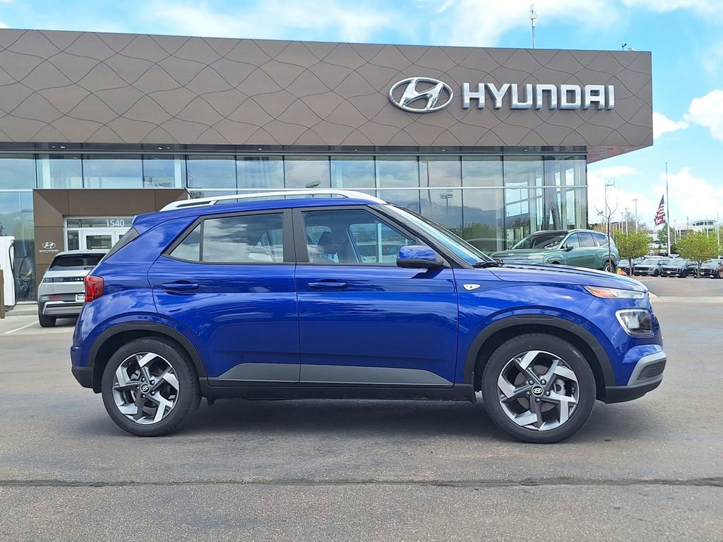 Certified 2023 Hyundai Venue SEL FWD image 2