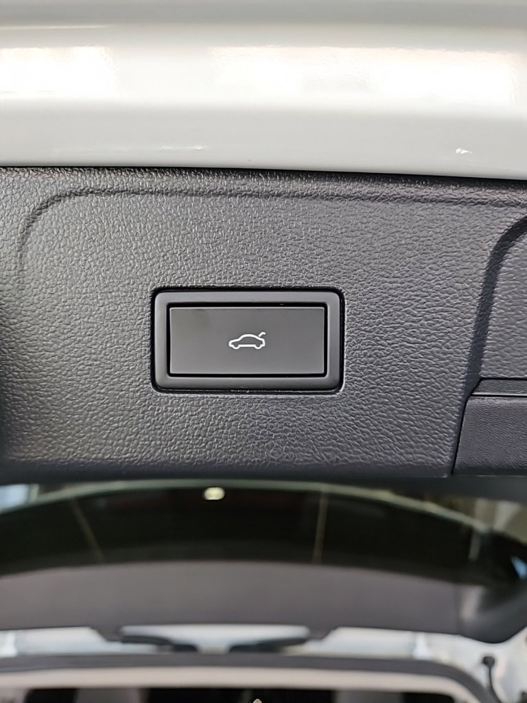 New 2026 Volkswagen Atlas SEL image 21