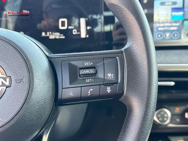Used 2025 Nissan Kicks SV image 40
