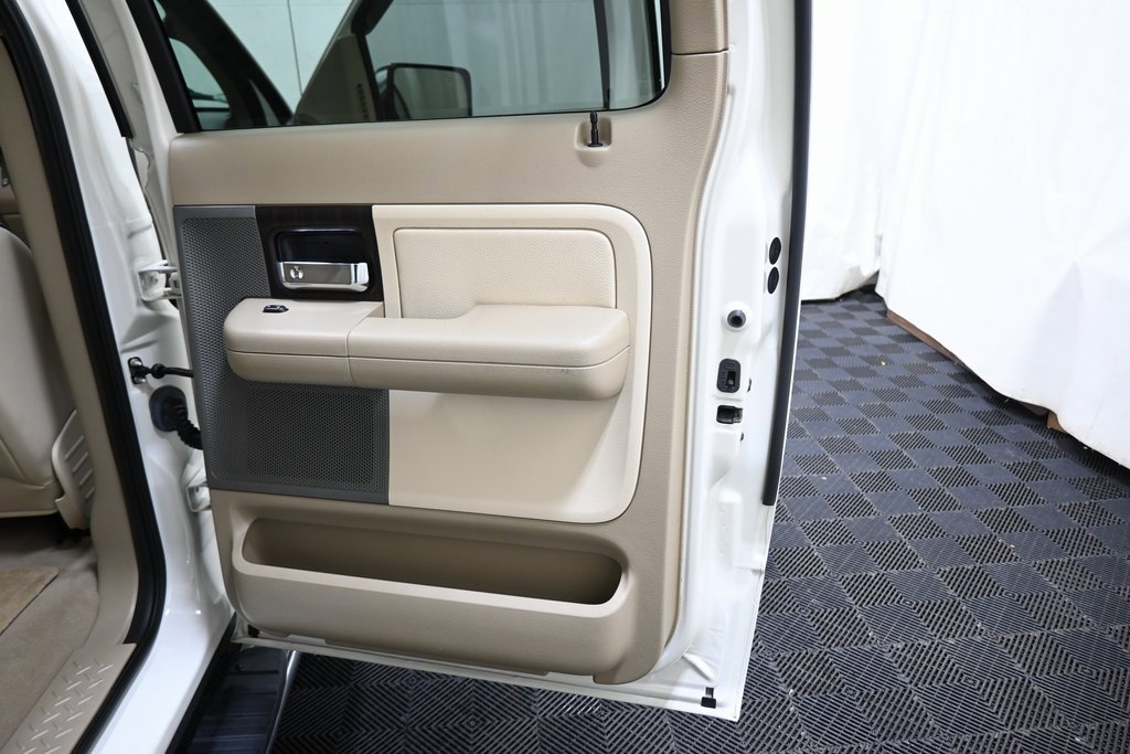 Used 2006 Lincoln Mark LT 4x4 image 23