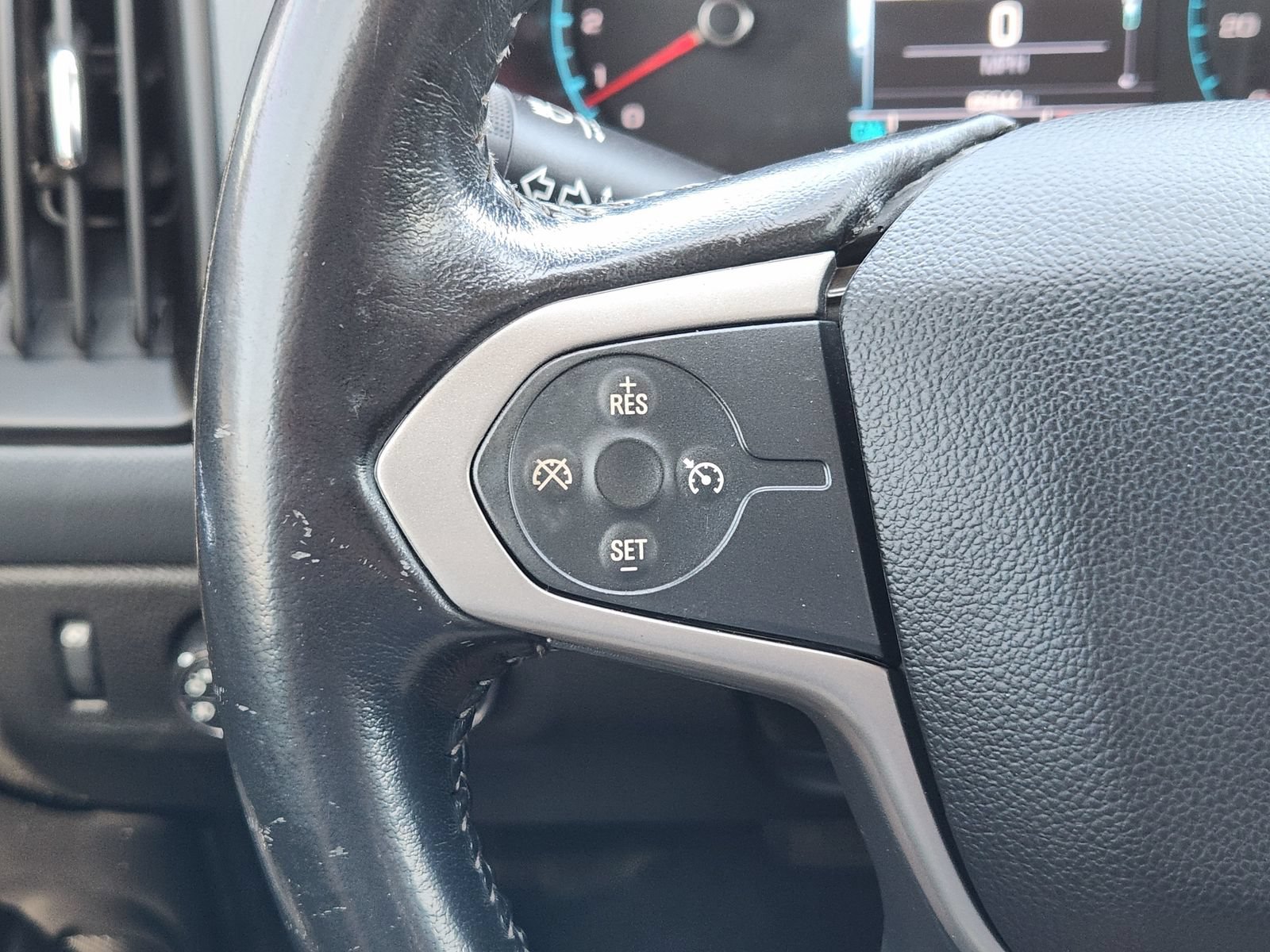Used 2017 Chevrolet Colorado Z71 AWD/4WD image 34