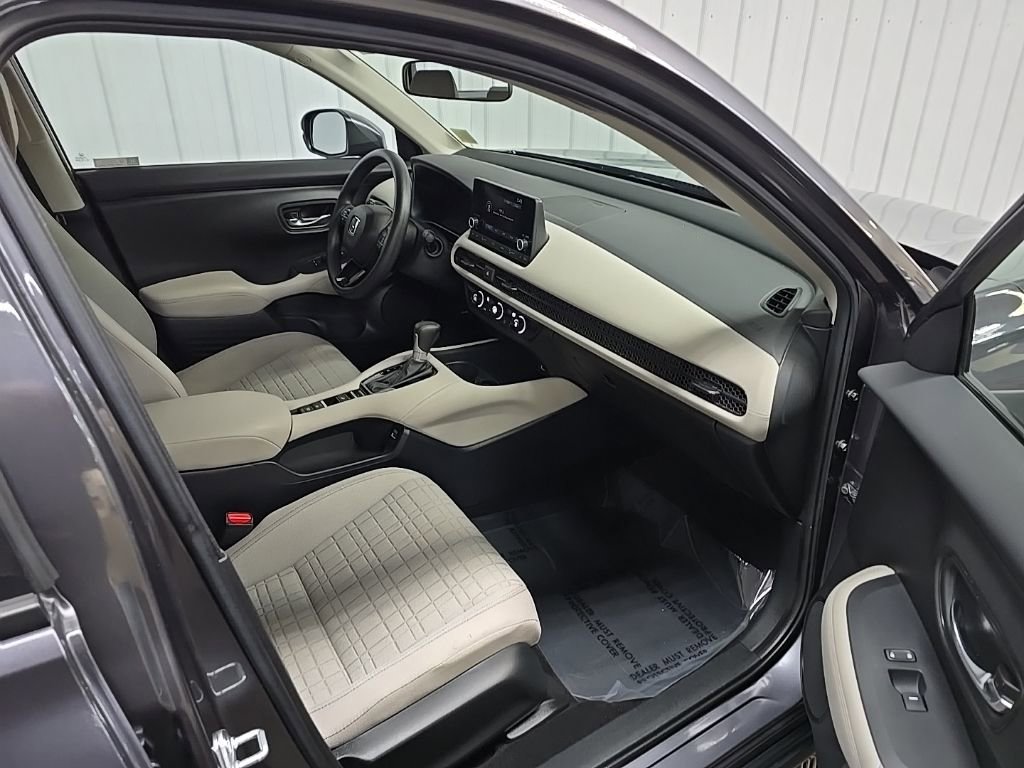 Used 2023 Honda HR-V LX image 15