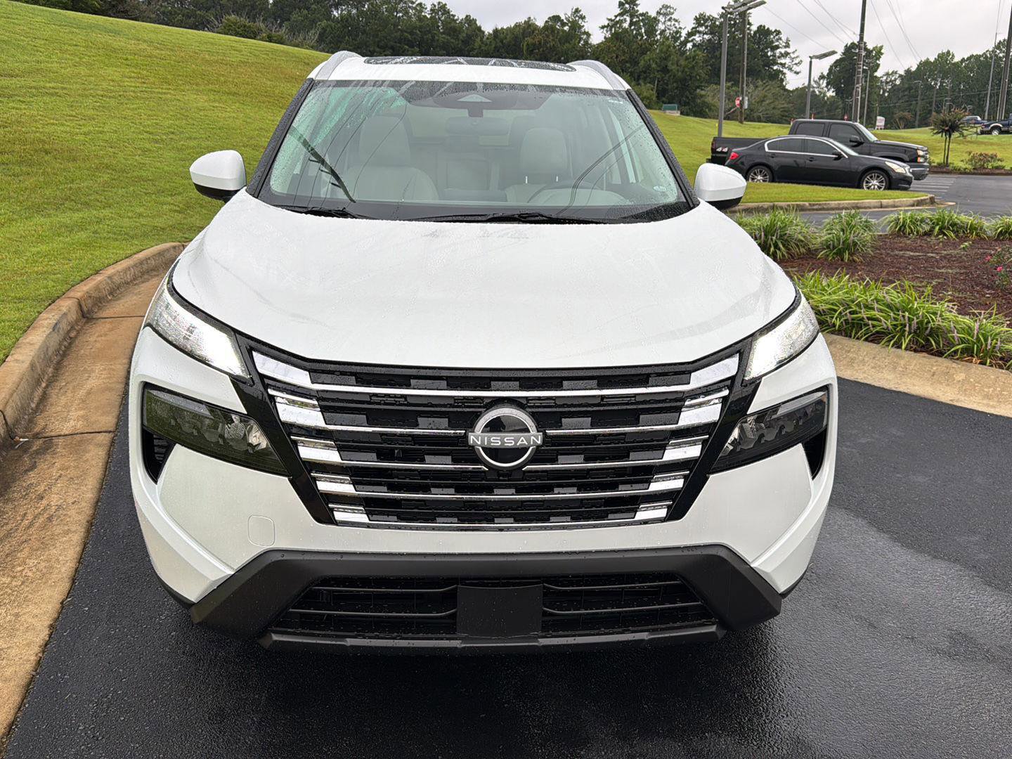 New 2026 Nissan Rogue SV image 7