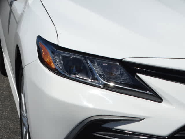 Used 2023 Toyota Camry LE FWD image 5