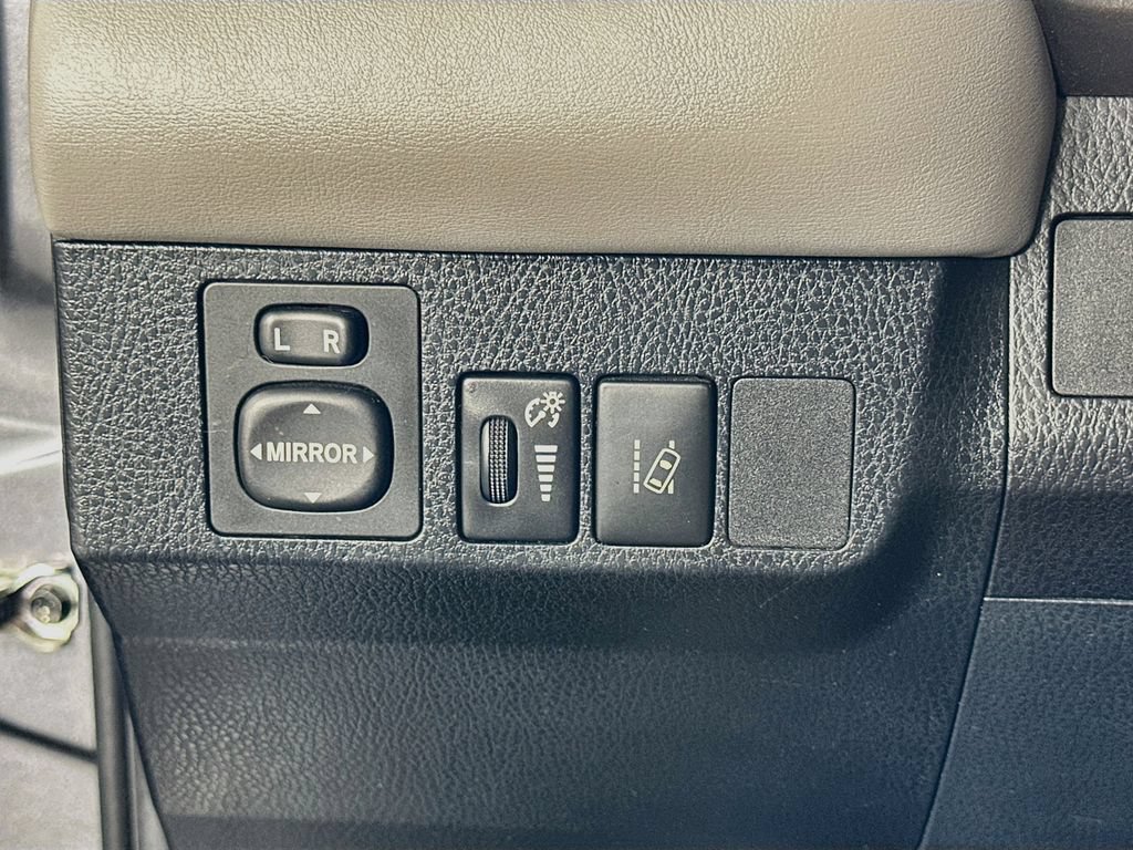 Used 2017 Toyota RAV4 XLE w/ Convenience Package AWD/4WD image 10