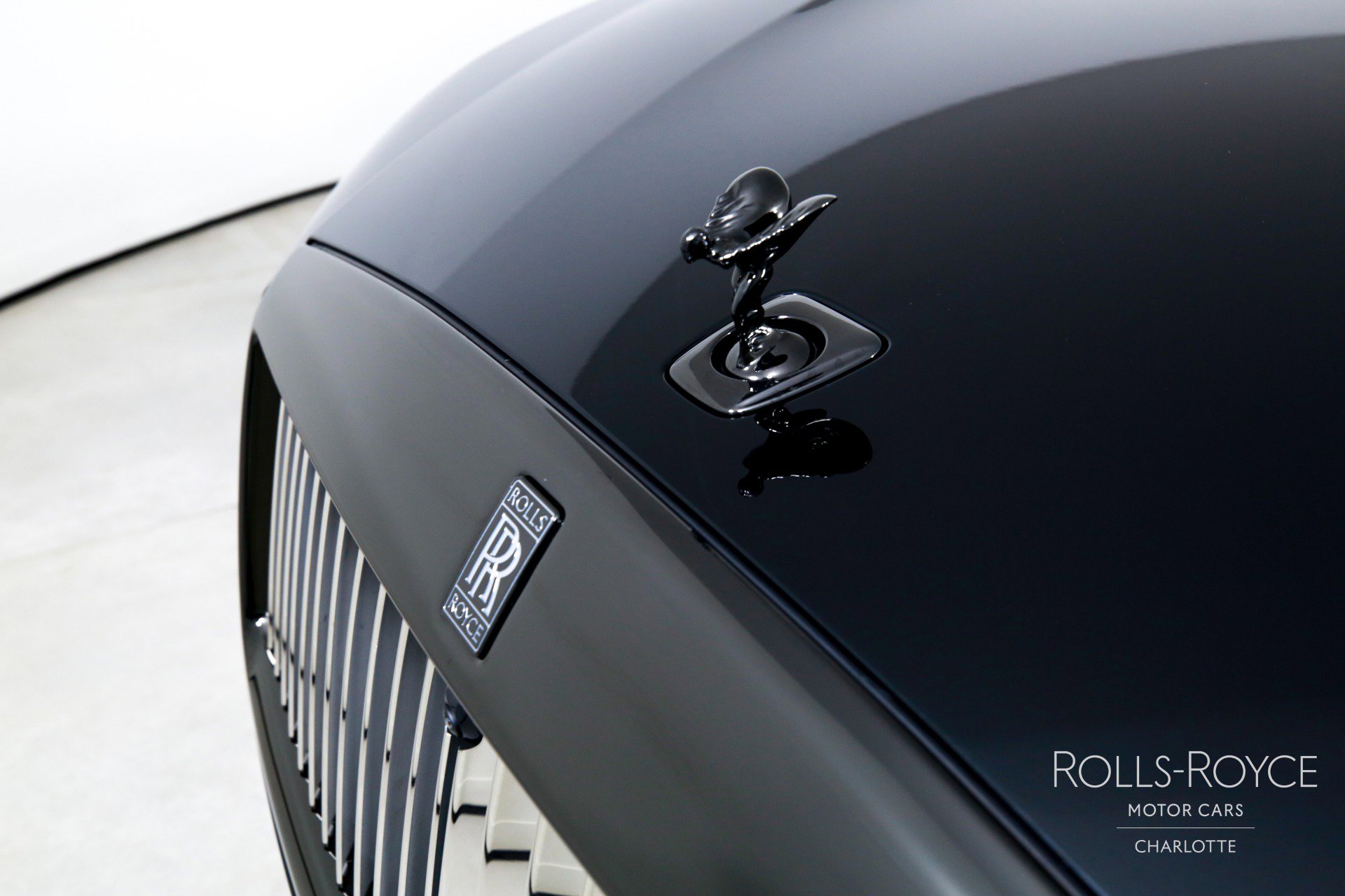 New 2025 Rolls-Royce Spectre Black Badge w/ Spectre Enhancement Package image 39