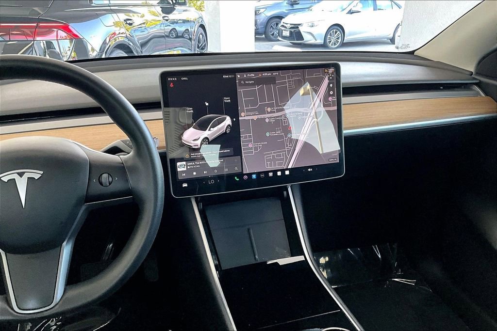 Used 2021 Tesla Model Y Long Range image 9