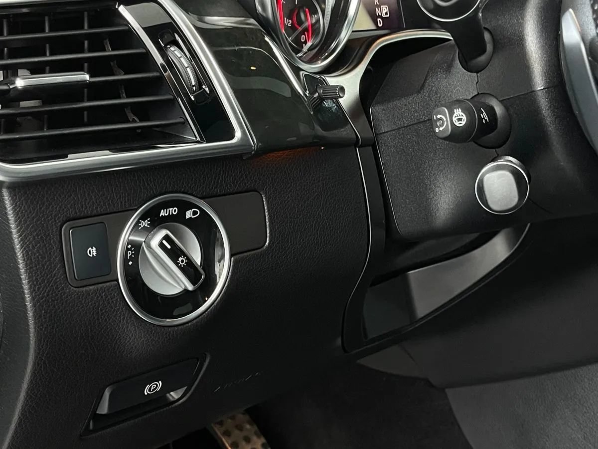 Used 2019 Mercedes-Benz GLE 43 AMG 4MATIC image 16
