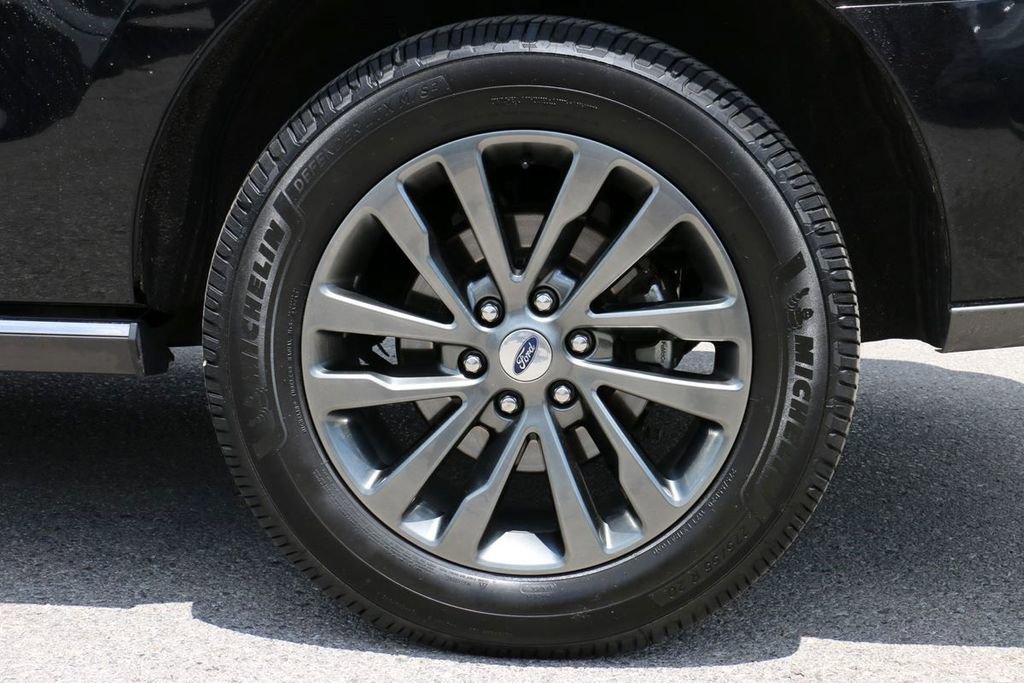 Used 2020 Ford Expedition Limited w/ Equipment Group 301A AWD/4WD image 9