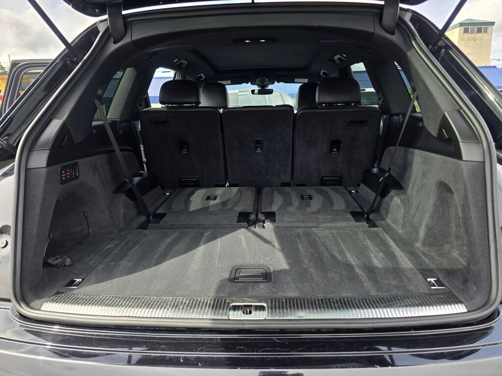Used 2017 Audi Q7 3.0T Prestige w/ Prestige Package AWD/4WD image 16