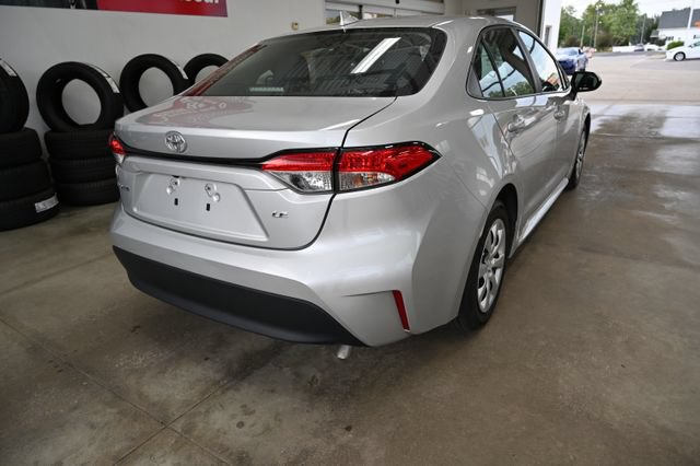 Used 2023 Toyota Corolla LE FWD image 6