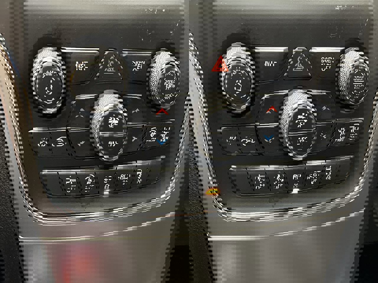 Used 2018 Jeep Grand Cherokee Limited image 21