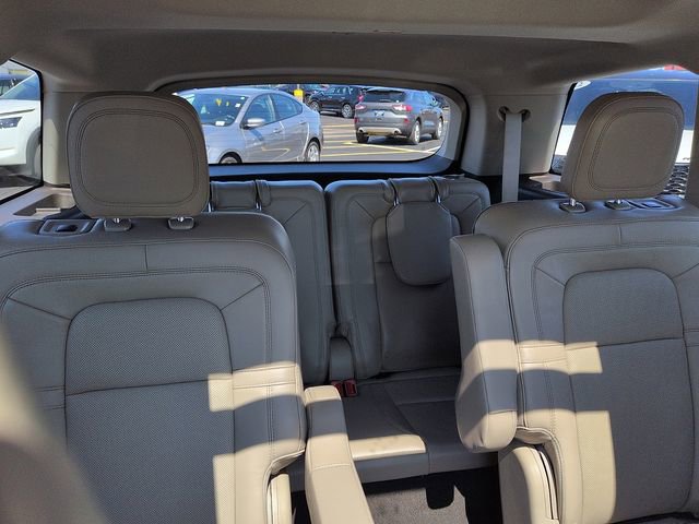 Used 2024 Lincoln Aviator Reserve w/ Equipment Group 201A AWD/4WD image 11