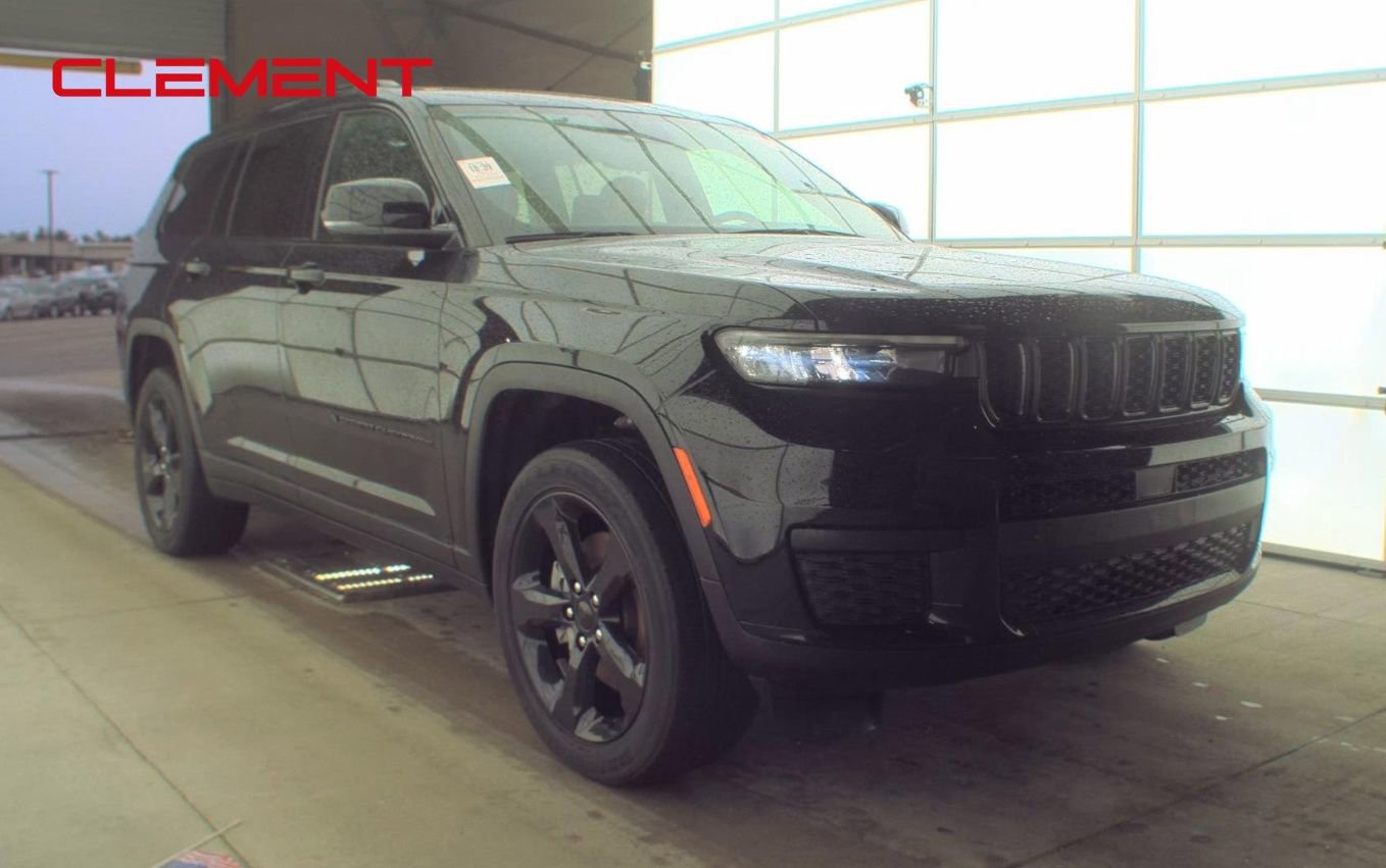 Used 2023 Jeep Grand Cherokee L Laredo image 3