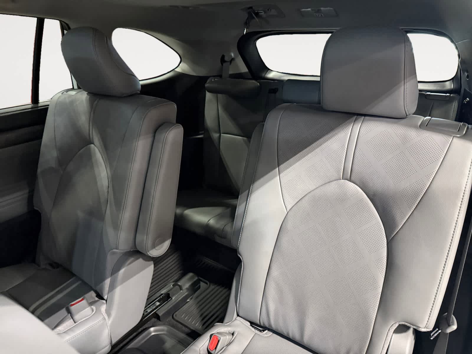 New 2026 Toyota Highlander Platinum AWD/4WD image 13