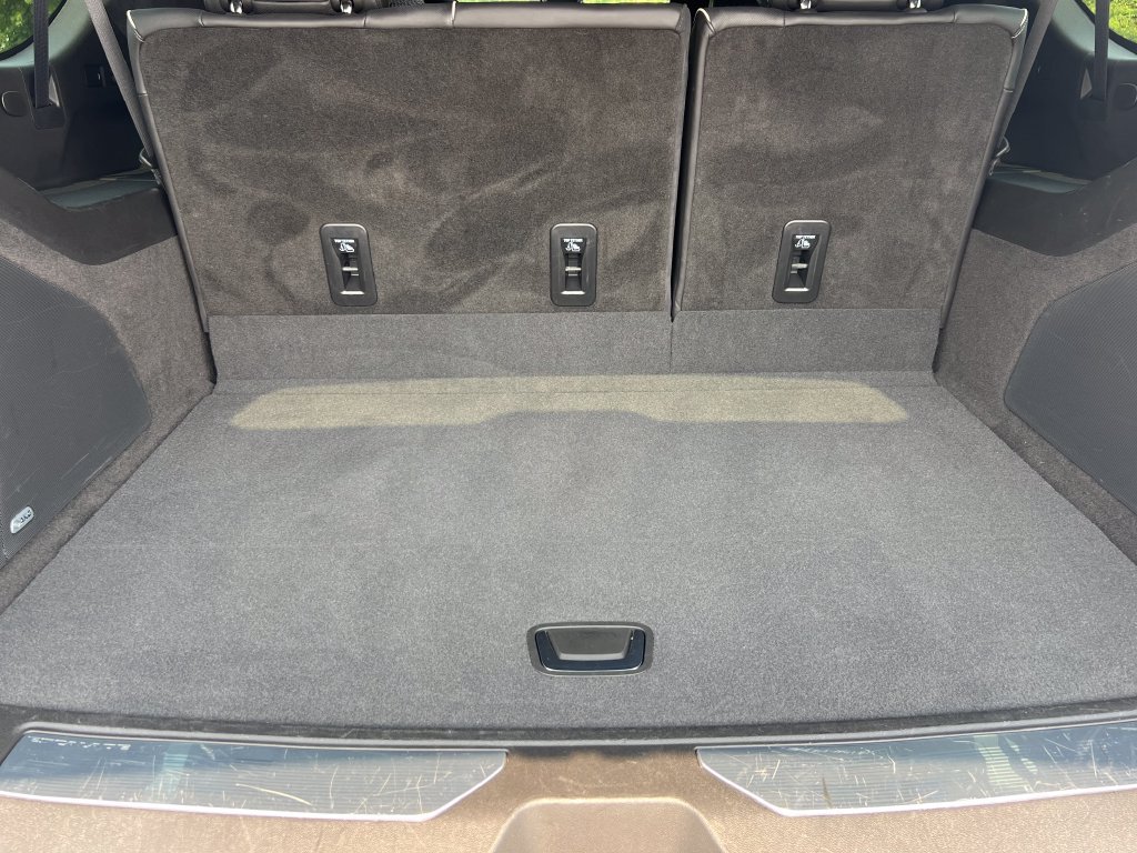 Certified 2024 Cadillac Escalade ESV Premium Luxury Platinum AWD/4WD image 27