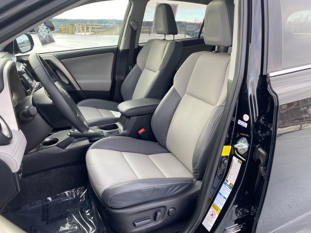 Used 2015 Toyota RAV4 Limited image 18