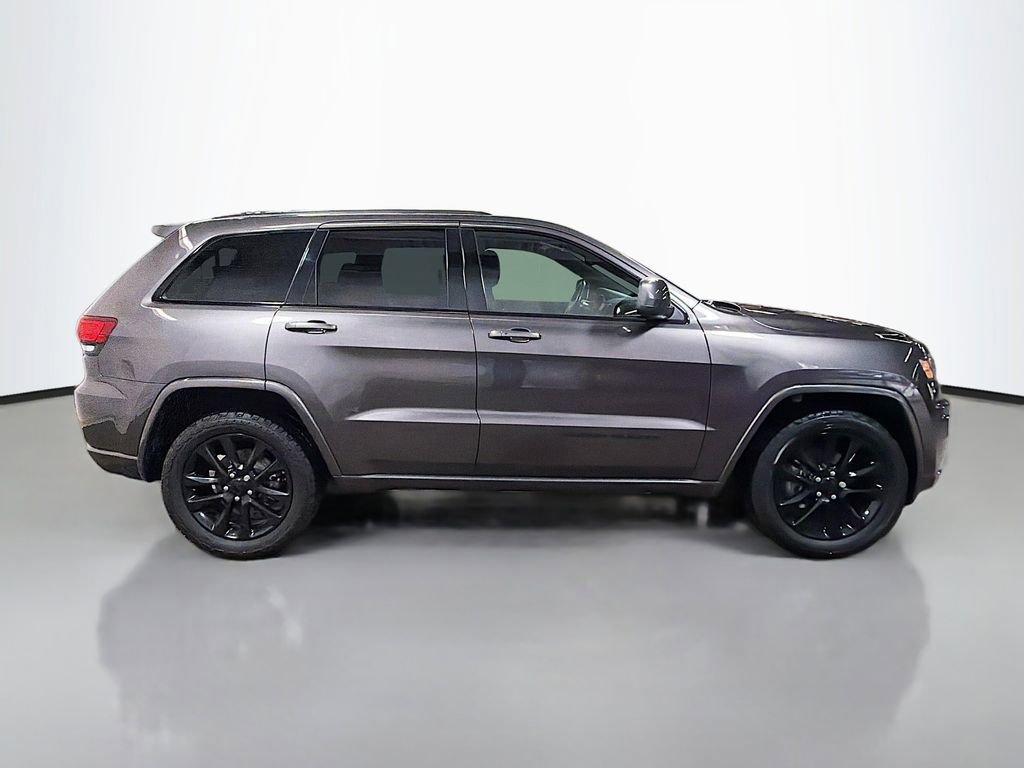 Used 2020 Jeep Grand Cherokee Altitude RWD image 10