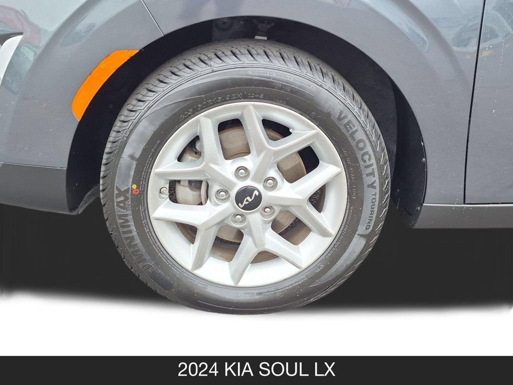 Used 2024 Kia Soul LX w/ Option Group 015 FWD image 11