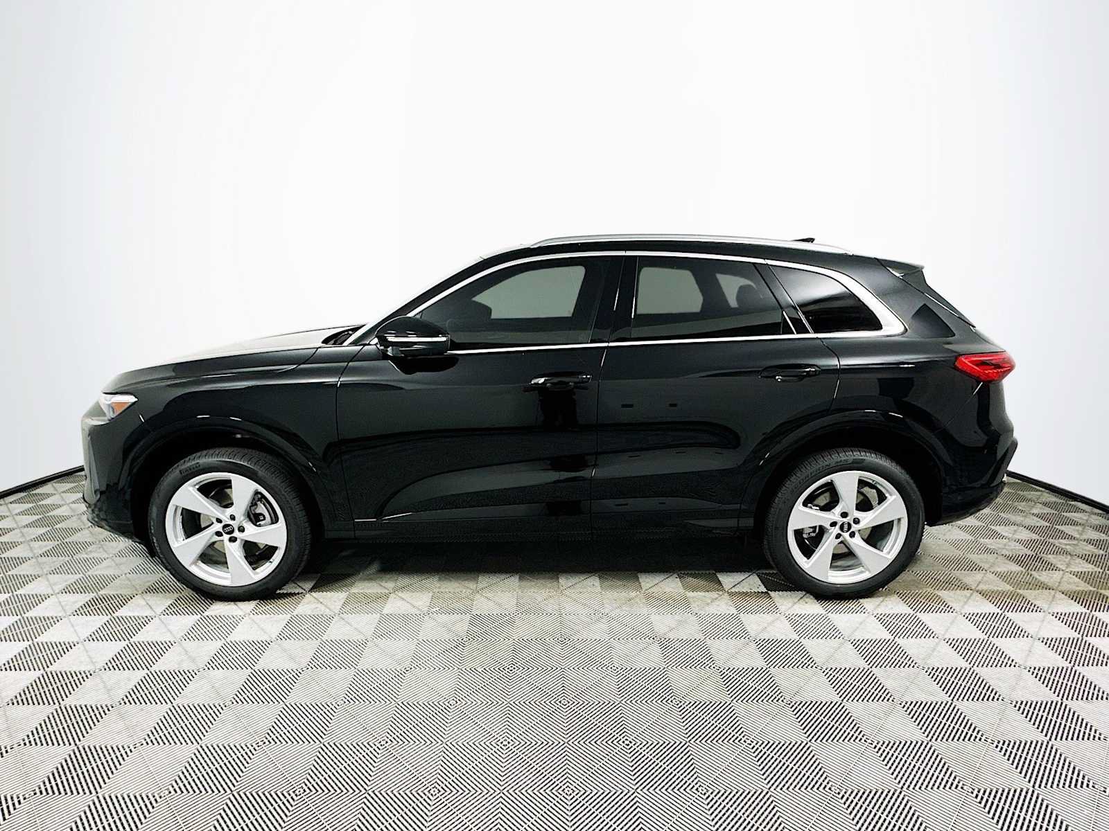 New 2026 Audi Q5 Premium Plus AWD/4WD image 4