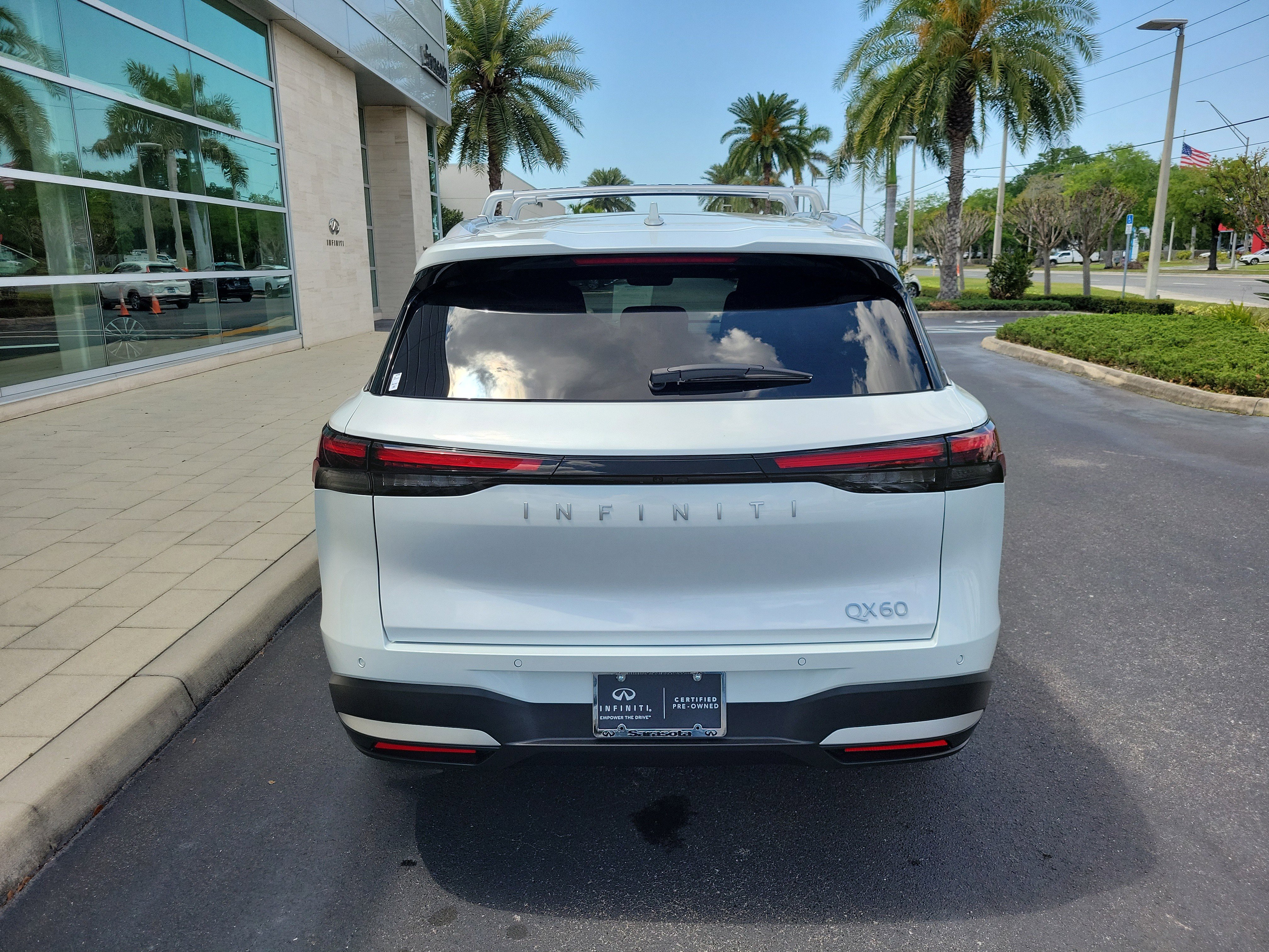 Certified 2026 INFINITI QX60 Luxe w/ Cargo Package image 5