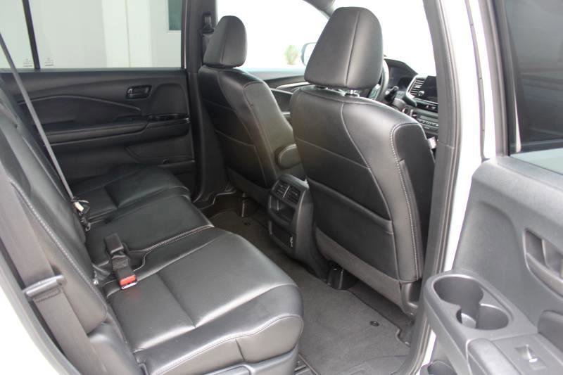 Used 2023 Honda Passport EX-L image 16