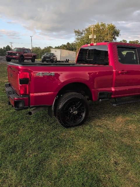 Used 2024 Ford F250 XLT w/ Black Appearance Package image 9