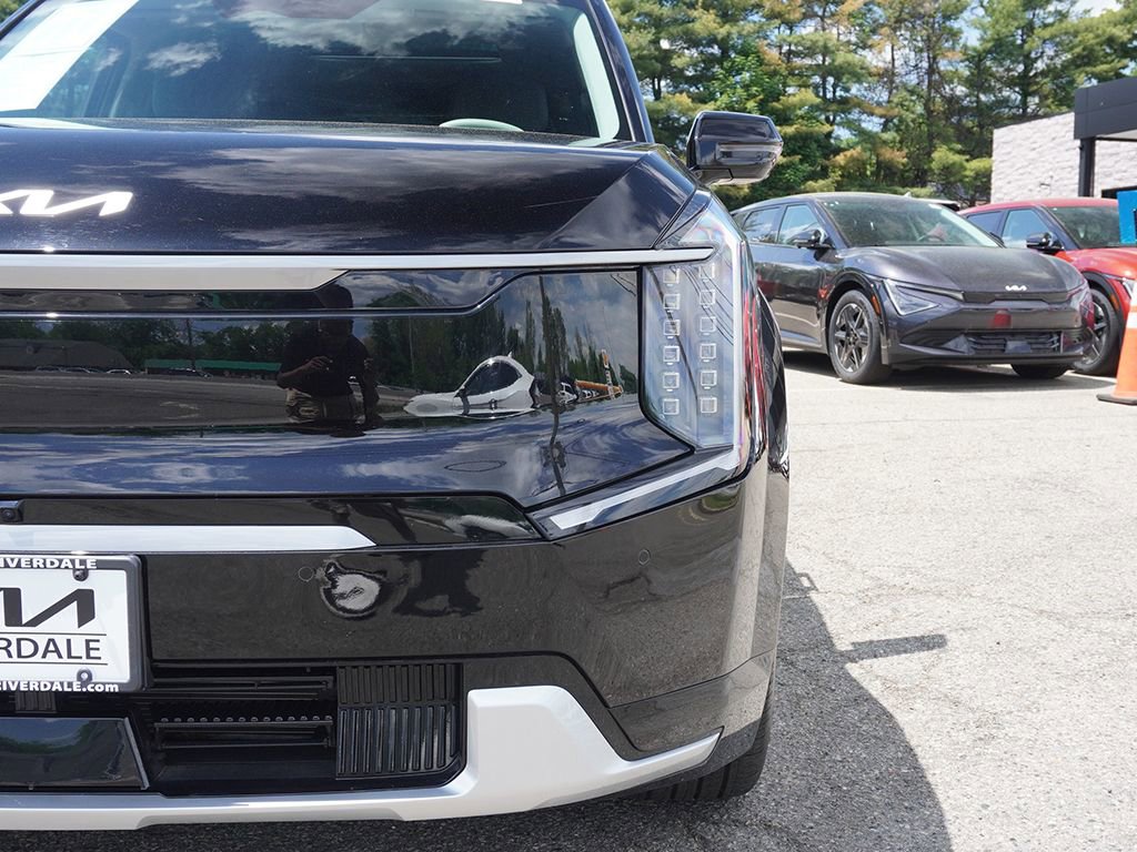 Used 2024 Kia EV9 Land AWD/4WD image 18
