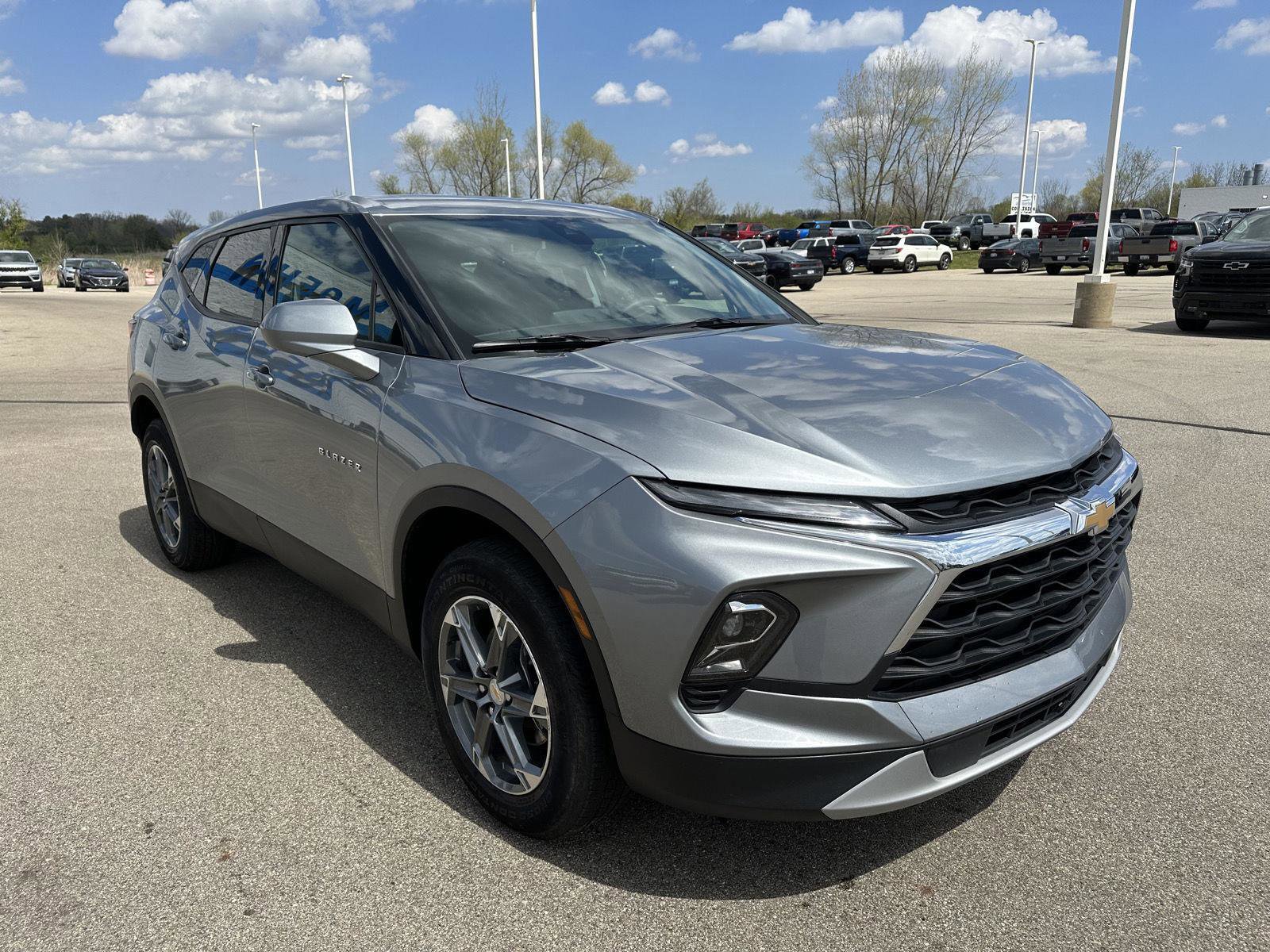 Used 2025 Chevrolet Blazer LT AWD/4WD image 10