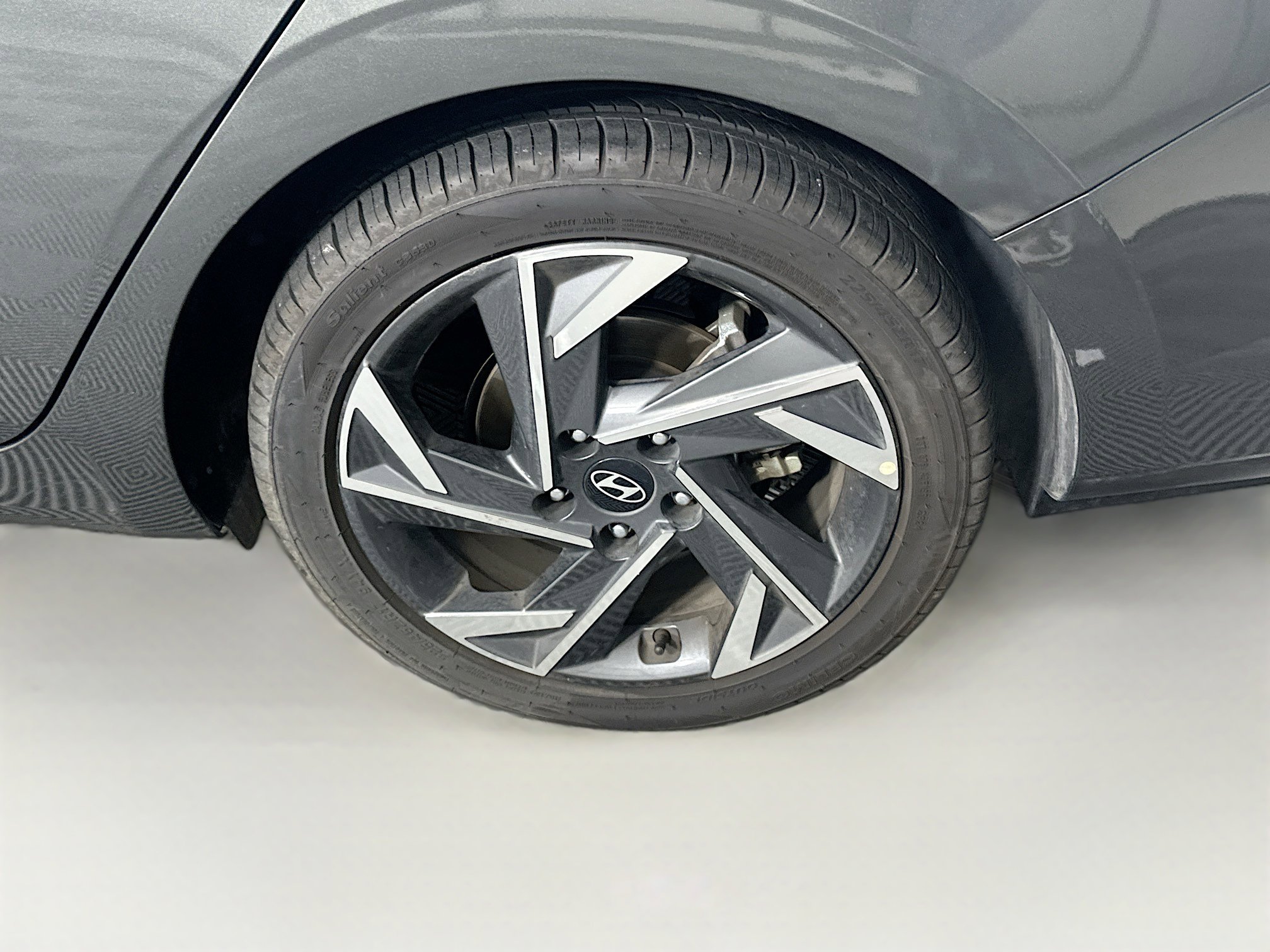 Used 2024 Hyundai Elantra Limited image 11