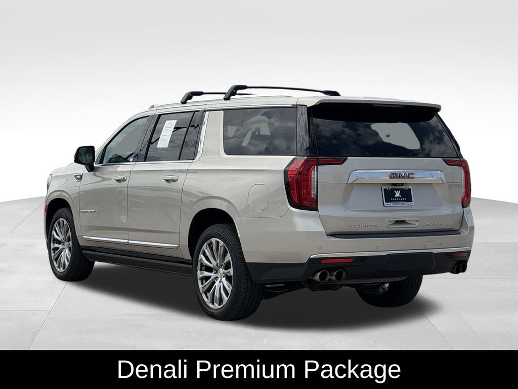 Used 2022 GMC Yukon XL Denali w/ Denali Premium Package AWD/4WD image 7