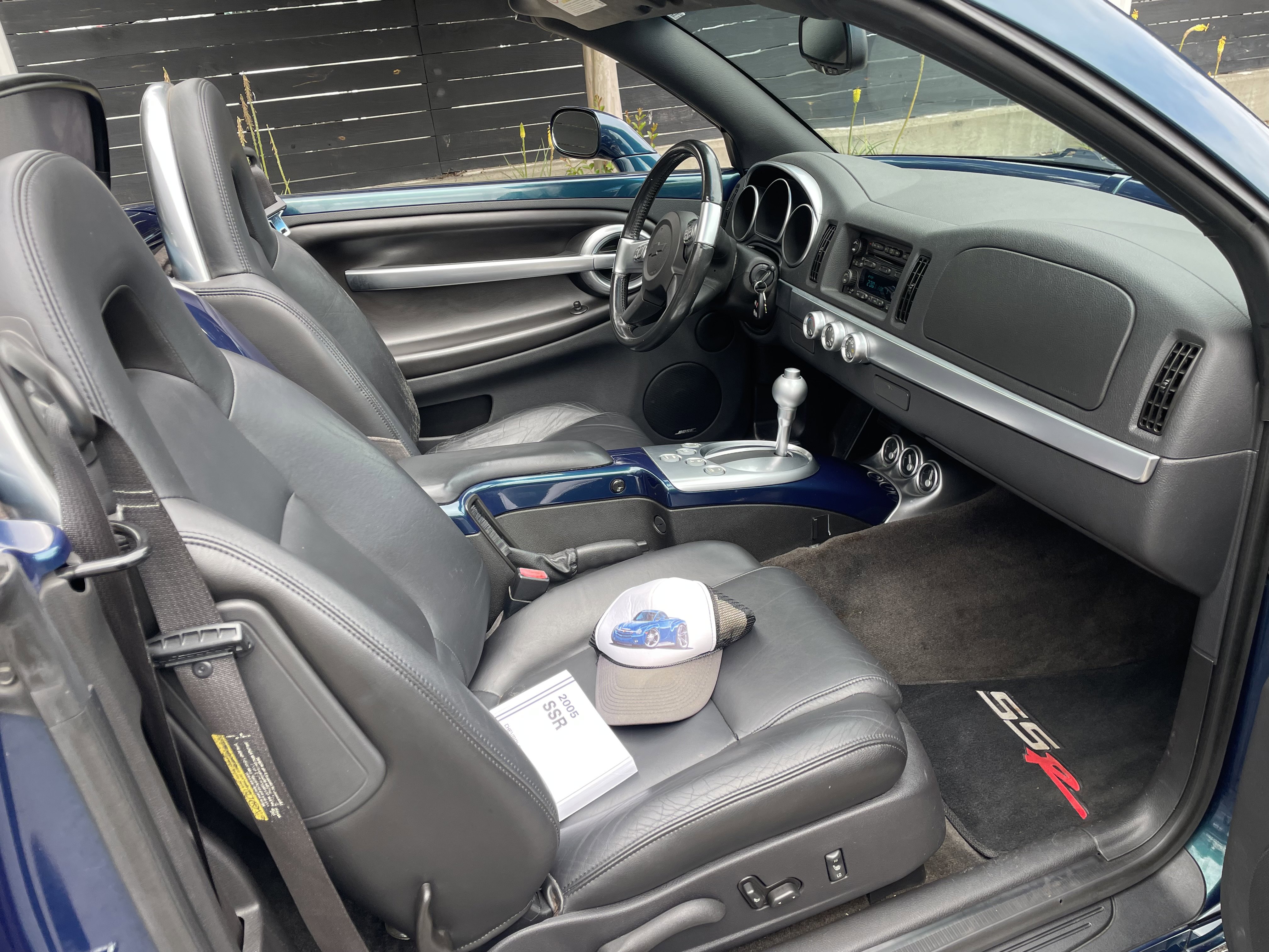 Used 2005 Chevrolet SSR w/ Preferred Equipment Group RWD image 11