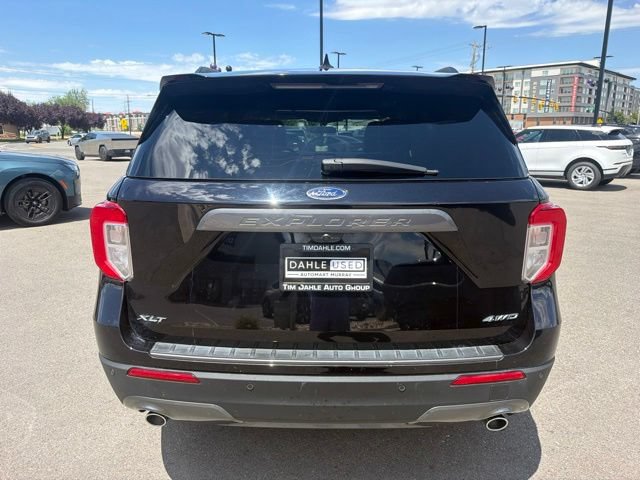 Used 2024 Ford Explorer XLT w/ Equipment Group 202A AWD/4WD image 7