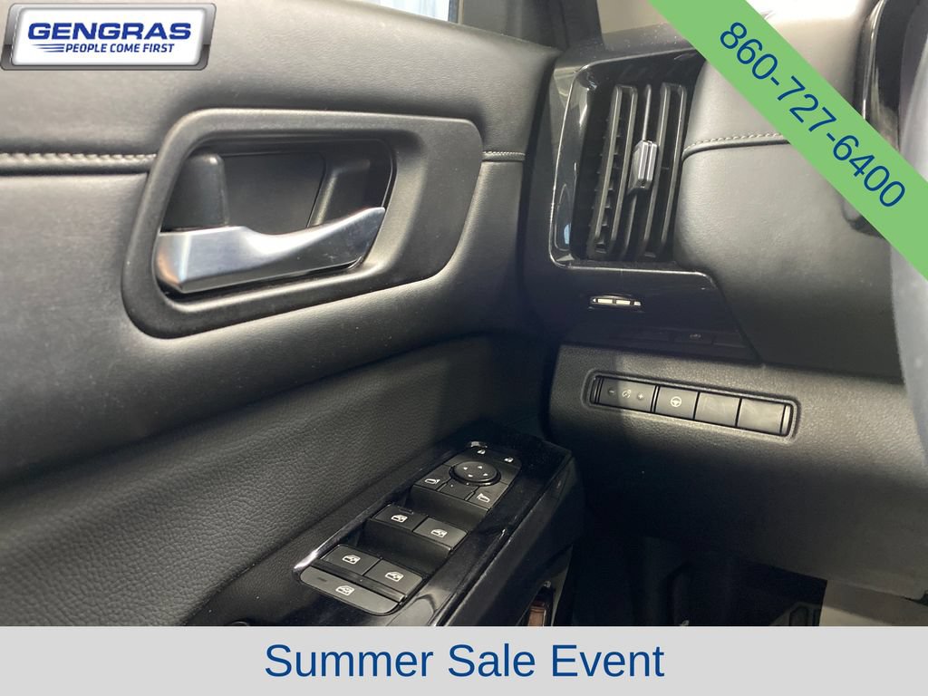 Used 2022 Nissan Pathfinder SV AWD/4WD image 23