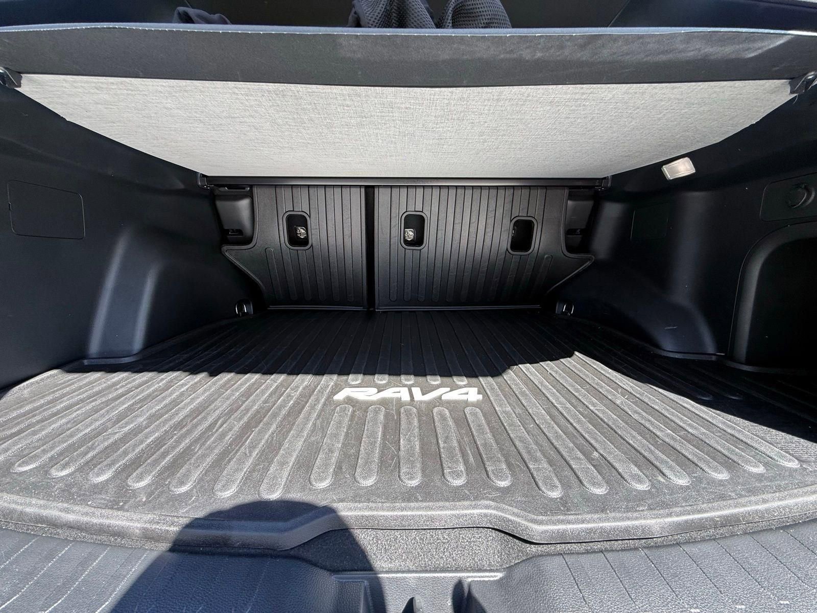 Used 2023 Toyota RAV4 SE w/ Weather & Moonroof Package image 16