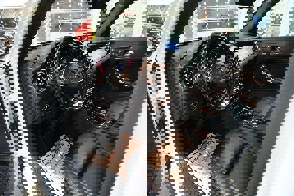 Used 2020 Mercedes-Benz GLA 250 4MATIC image 15