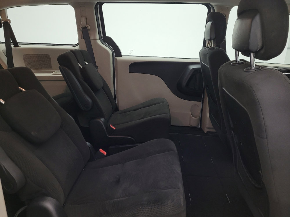 Used 2016 Dodge Grand Caravan American Value Package w/ UConnect Hands-Free Group image 19