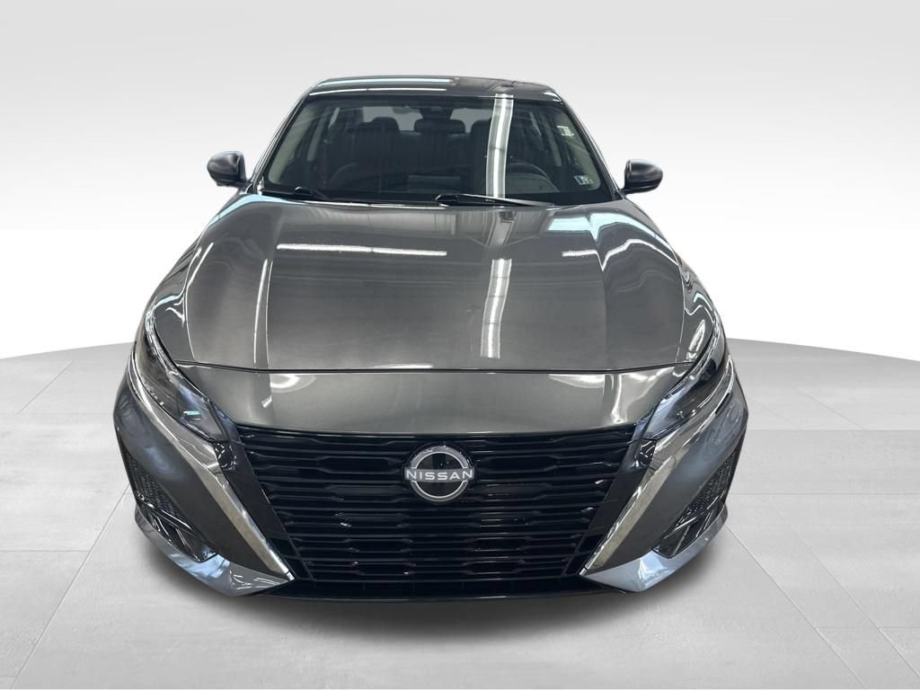 Used 2025 Nissan Altima 2.5 SV AWD/4WD image 5