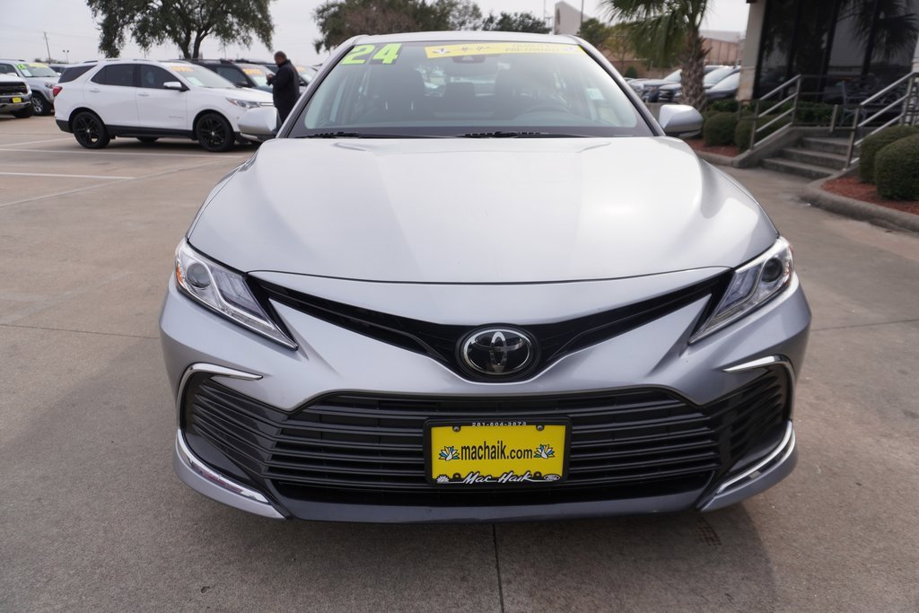 Used 2024 Toyota Camry XLE w/ Cold Weather Package image 2