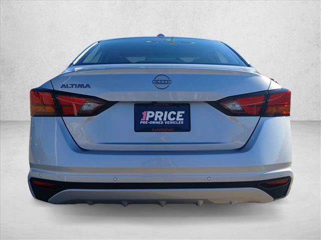 Used 2025 Nissan Altima 2.5 SV FWD image 7