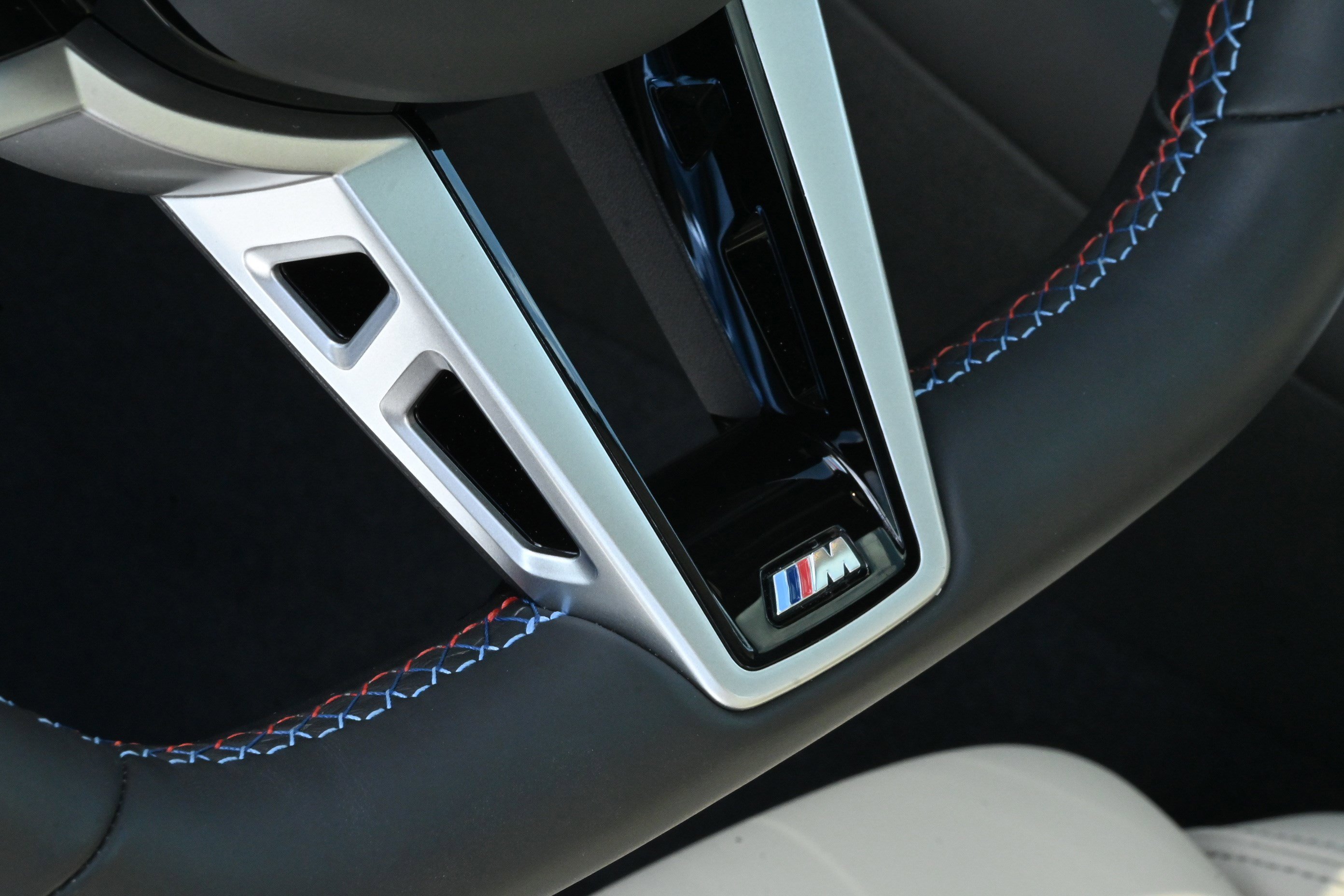 Used 2025 BMW M240i Coupe RWD image 31