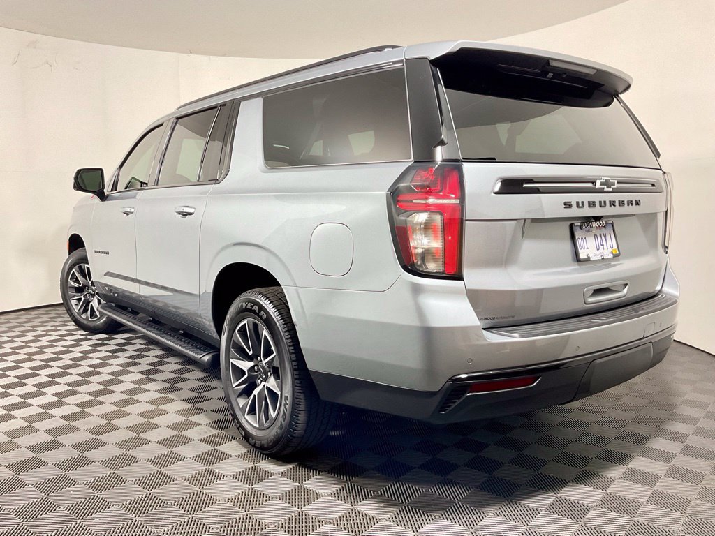 Used 2024 Chevrolet Suburban Z71 w/ Luxury Package AWD/4WD image 13