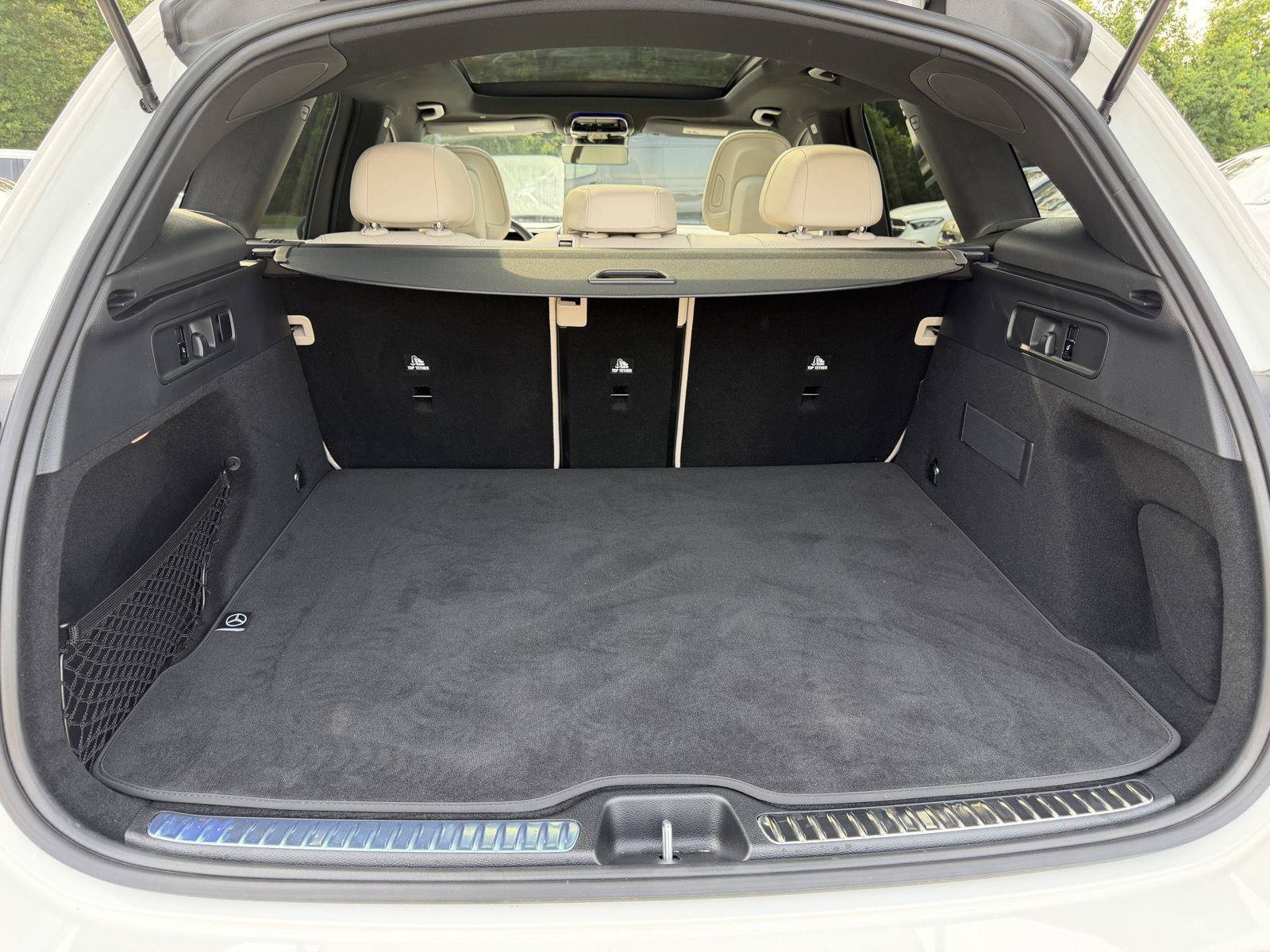 Used 2025 Mercedes-Benz GLC 300 4MATIC image 23