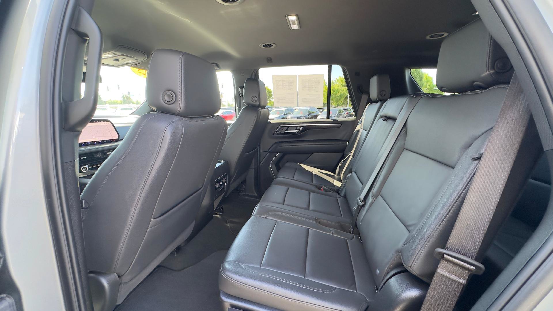 Used 2025 Chevrolet Tahoe LT AWD/4WD image 12
