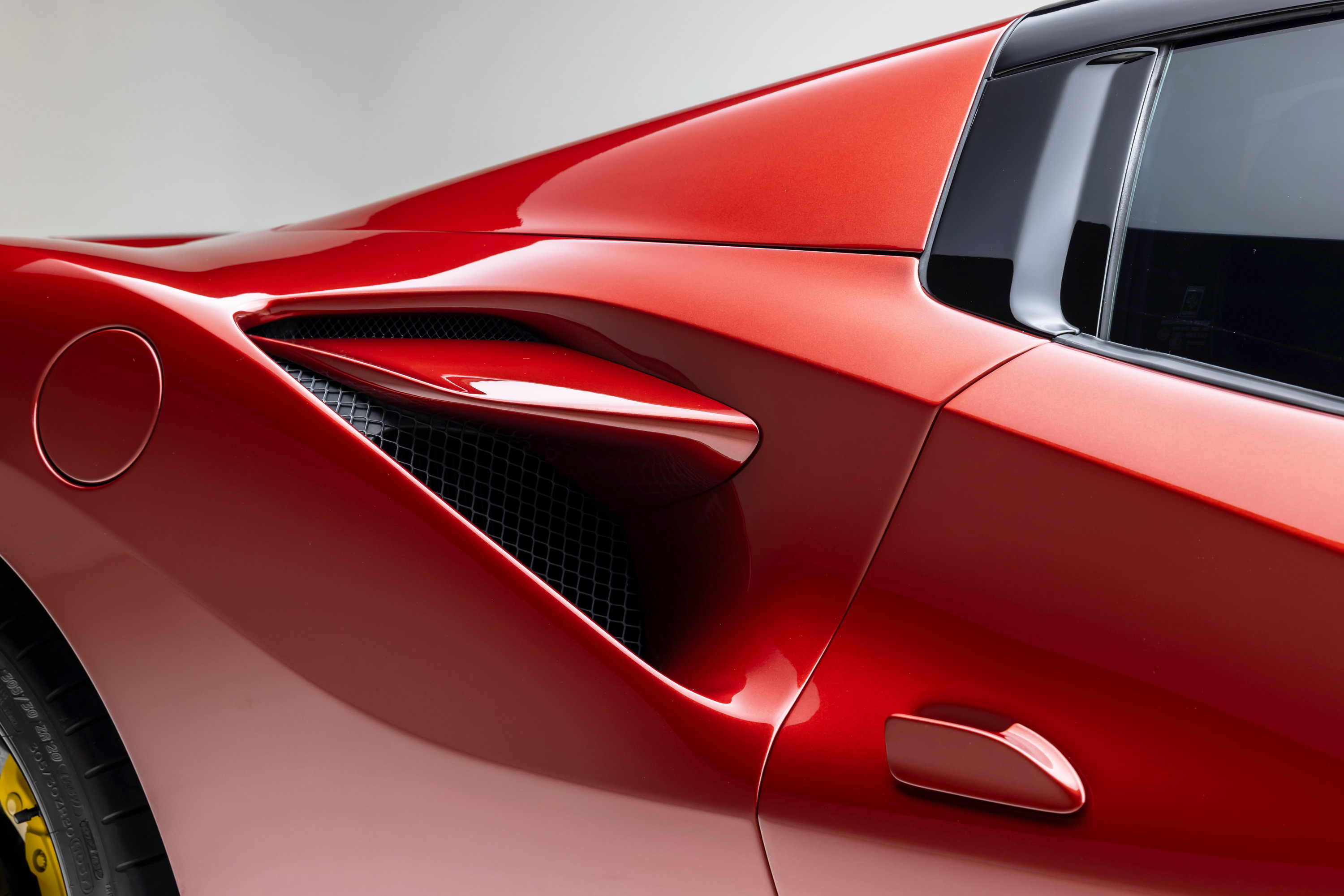 Certified 2022 Ferrari F8 Tributo RWD image 22