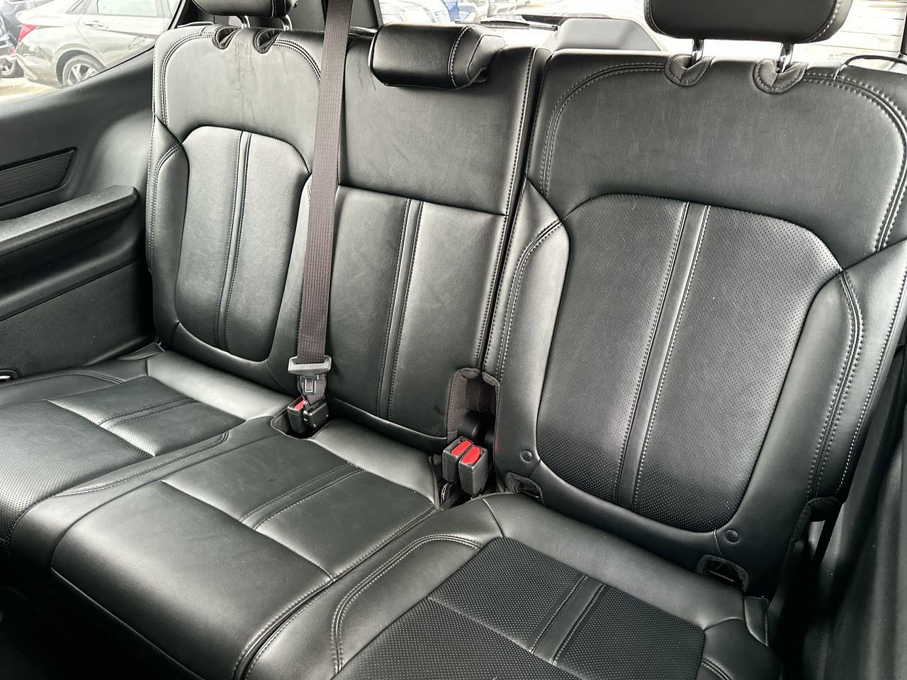 Used 2023 Jeep Wagoneer Series III w/ Preferred Equipment Group image 16