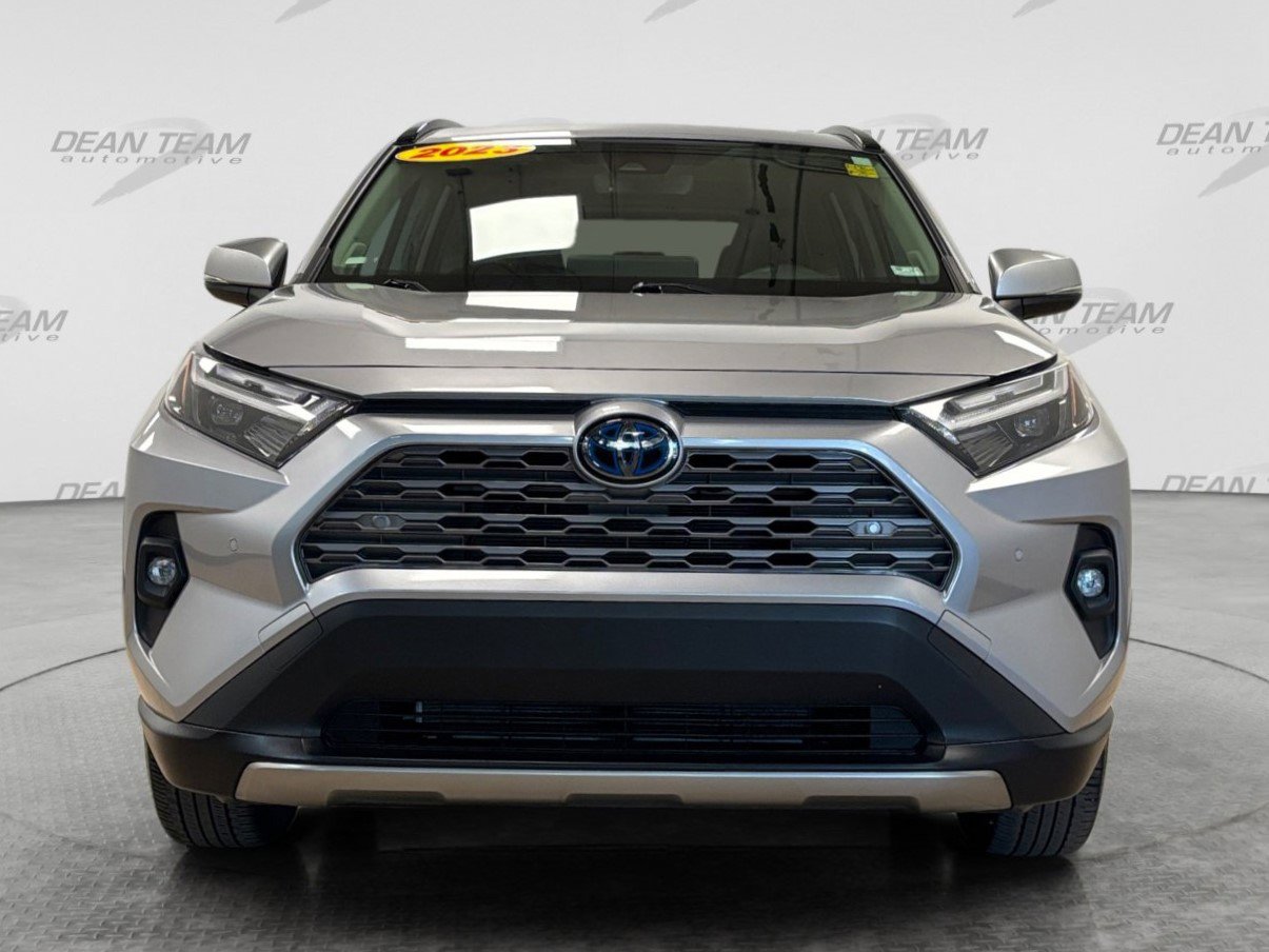 Used 2023 Toyota RAV4 Limited AWD/4WD image 7