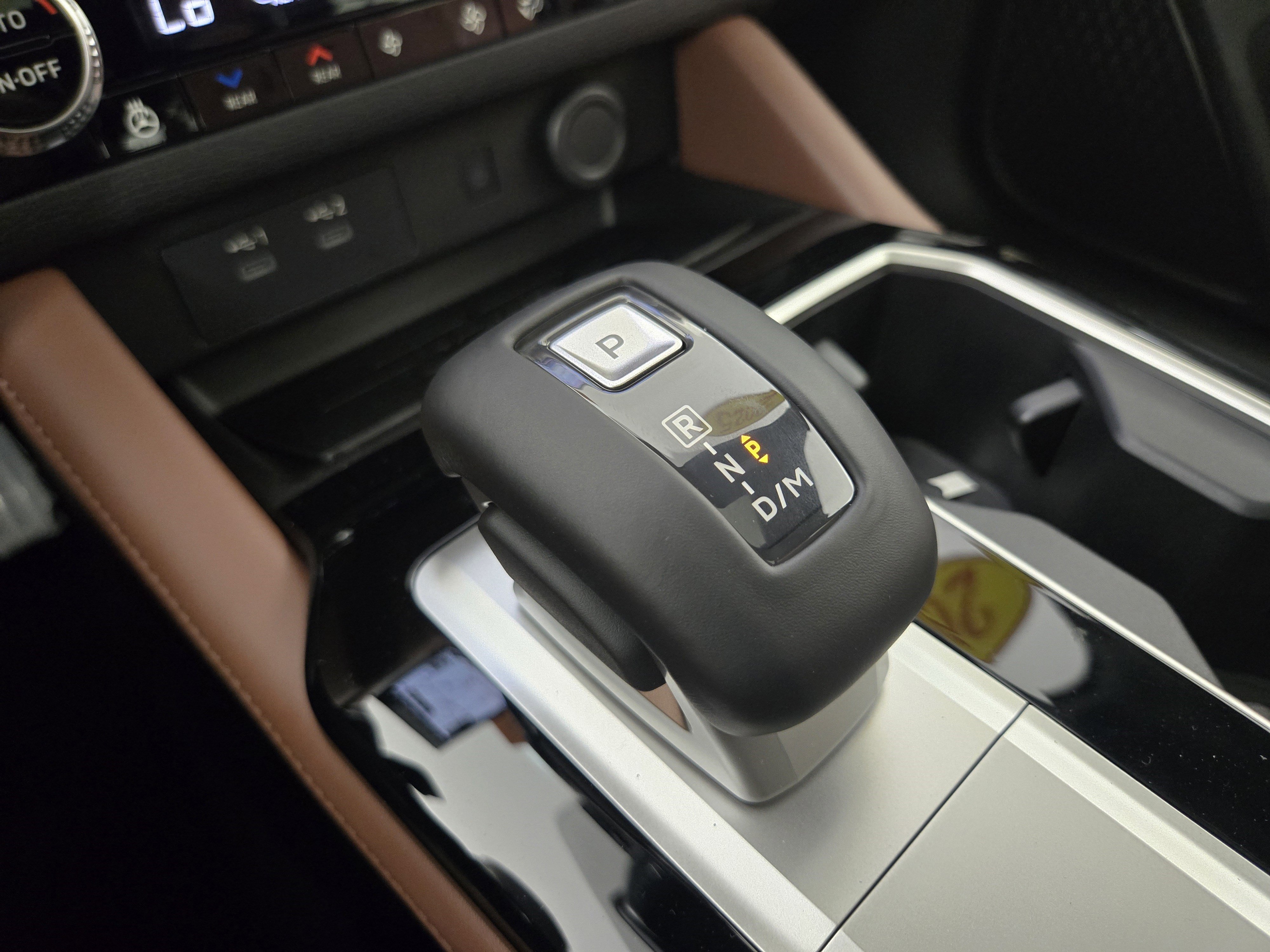 New 2025 Mitsubishi Outlander SEL image 24