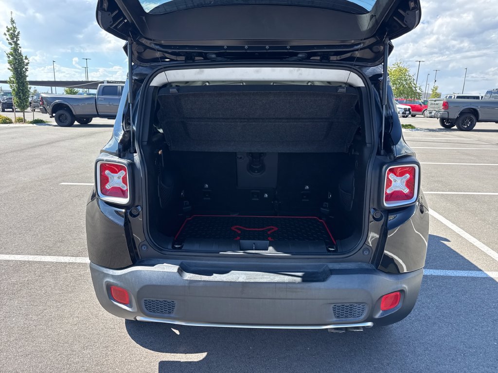 Used 2018 Jeep Renegade Limited w/ UConnect 8.4 Nav Group AWD/4WD image 26